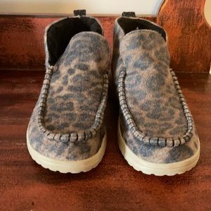 Hey Dudes Helis Fleece Shoe 